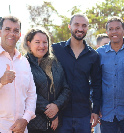 imagem-viviane-e-outras-tres-pessoas